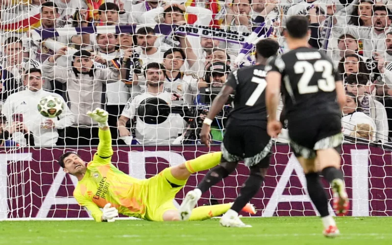 صفقة دفاعية.. ريال مدريد ينافس أرسنال لضم موهبة الدوري الألماني الجديد